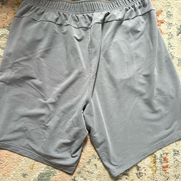 Nike dri fit shorts - Picture 2 of 4
